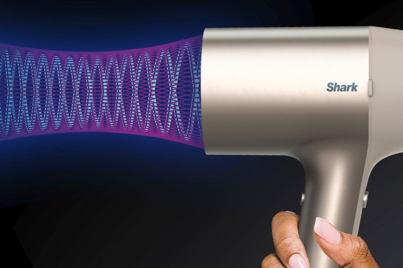 An illustration shows how the Shark HyperAir hair dryer works.