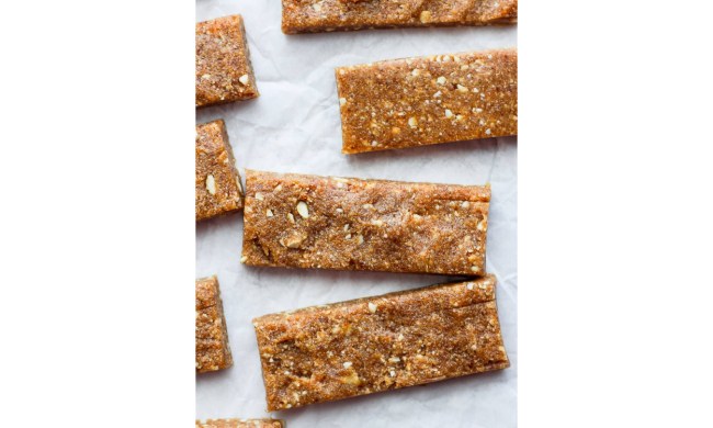 Date and cashew bars