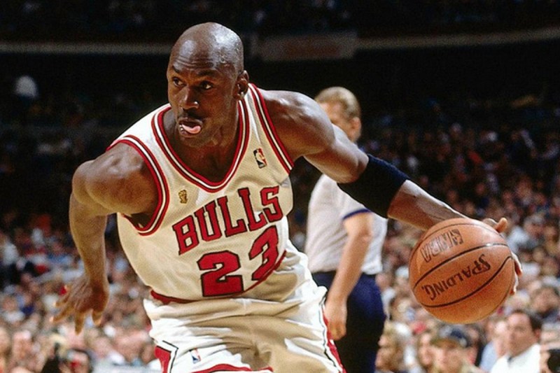 Michael Jordan joacă pentru Chicago Bulls