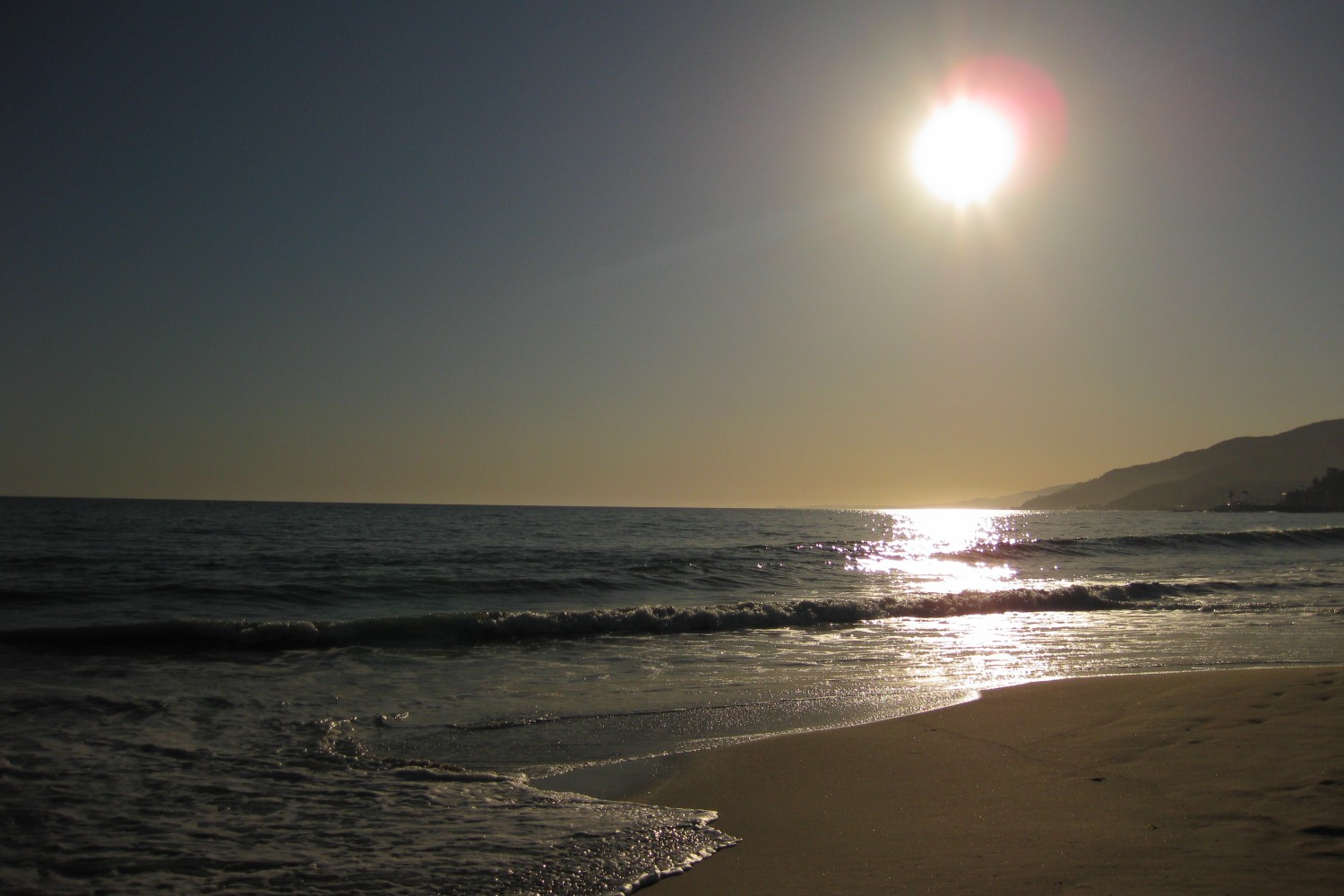 A clear sunset at Will Rogers State Beach in Los Angeles, California.