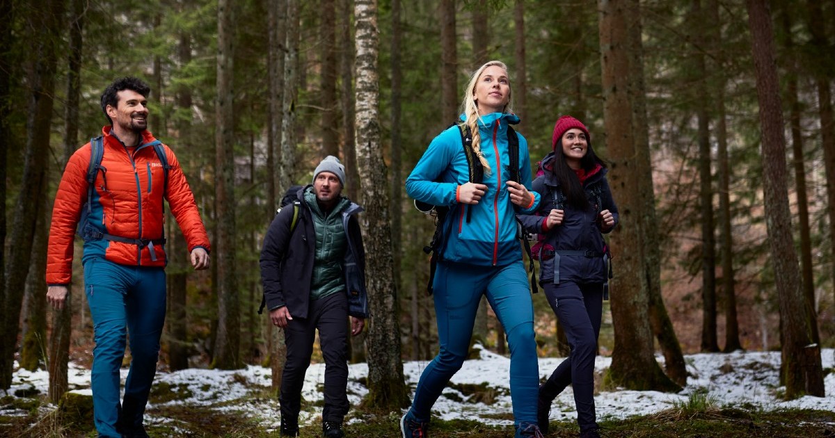 Raak verstrikt lippen streng This waterproof jacket just might solve your rainy hike woes - The Manual Raak verstrikt lippen streng This waterproof jacket just might solve your rainy hike woes - The Manual