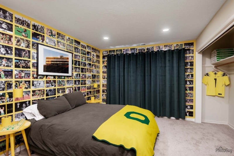 University of Oregon Vrbo Bedroom.
