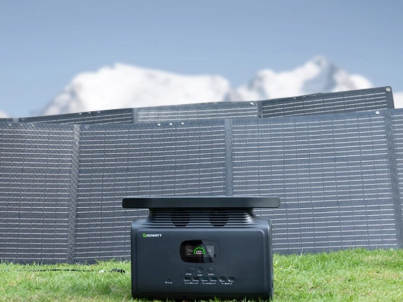 Growatt Infinity 1500 portable power station and generator with solar panels
