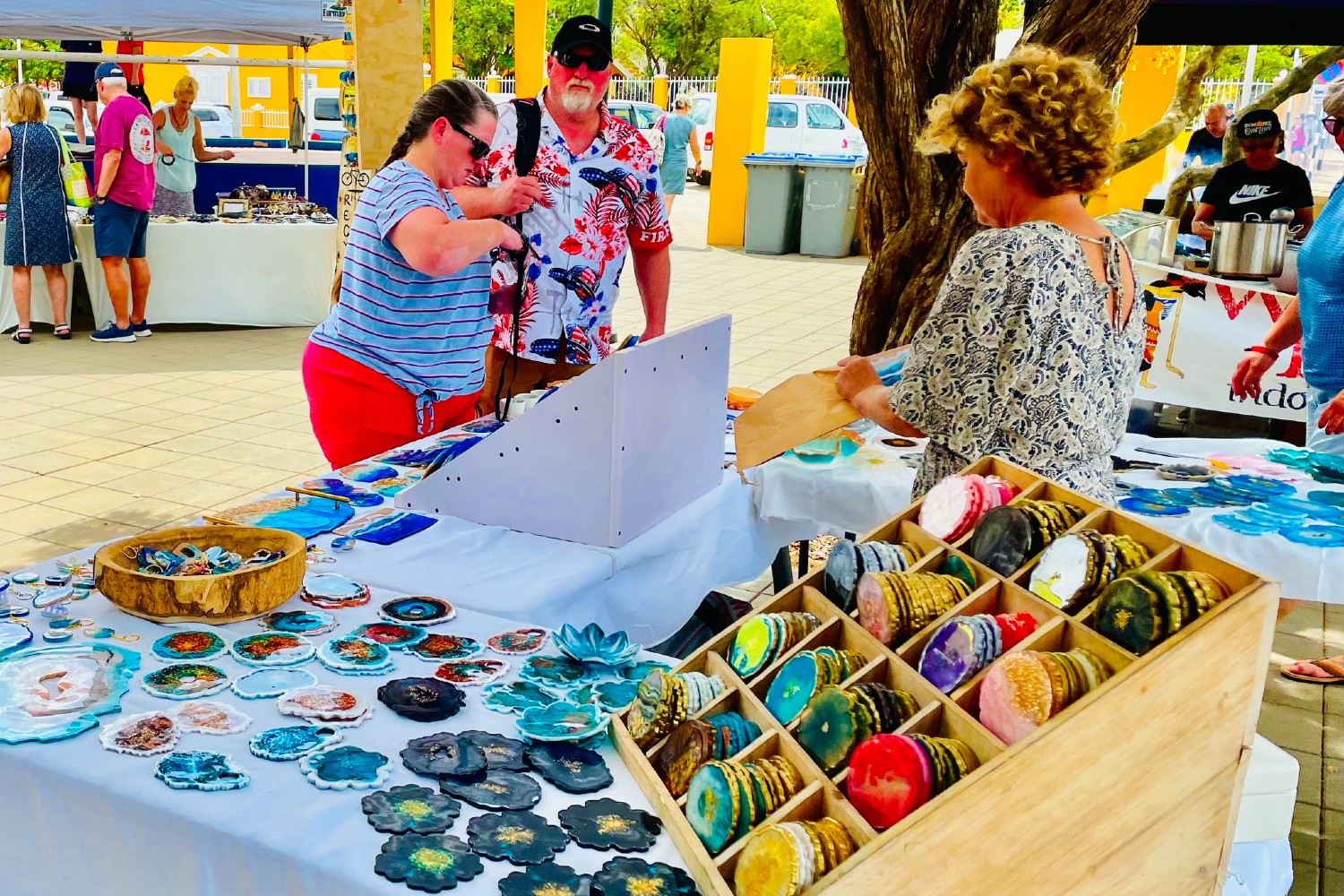 A look inside the Bonaire Arts and Crafts Cruise Market.
