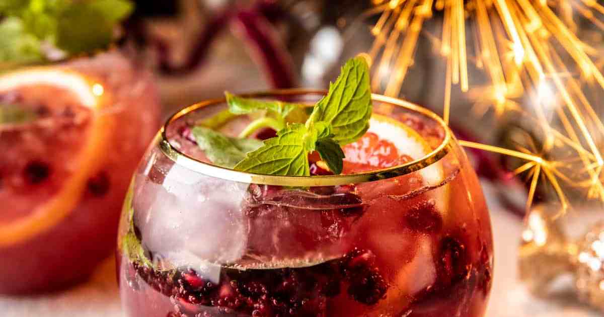 The 5 best Champagne cocktail recipes to level up your New Year’s Eve party