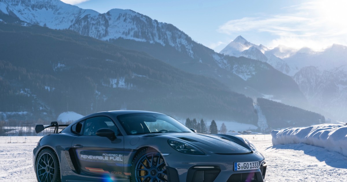 Porsche ha comenzado a producir e-combustibles que podrían revolucionar los automóviles a gasolina