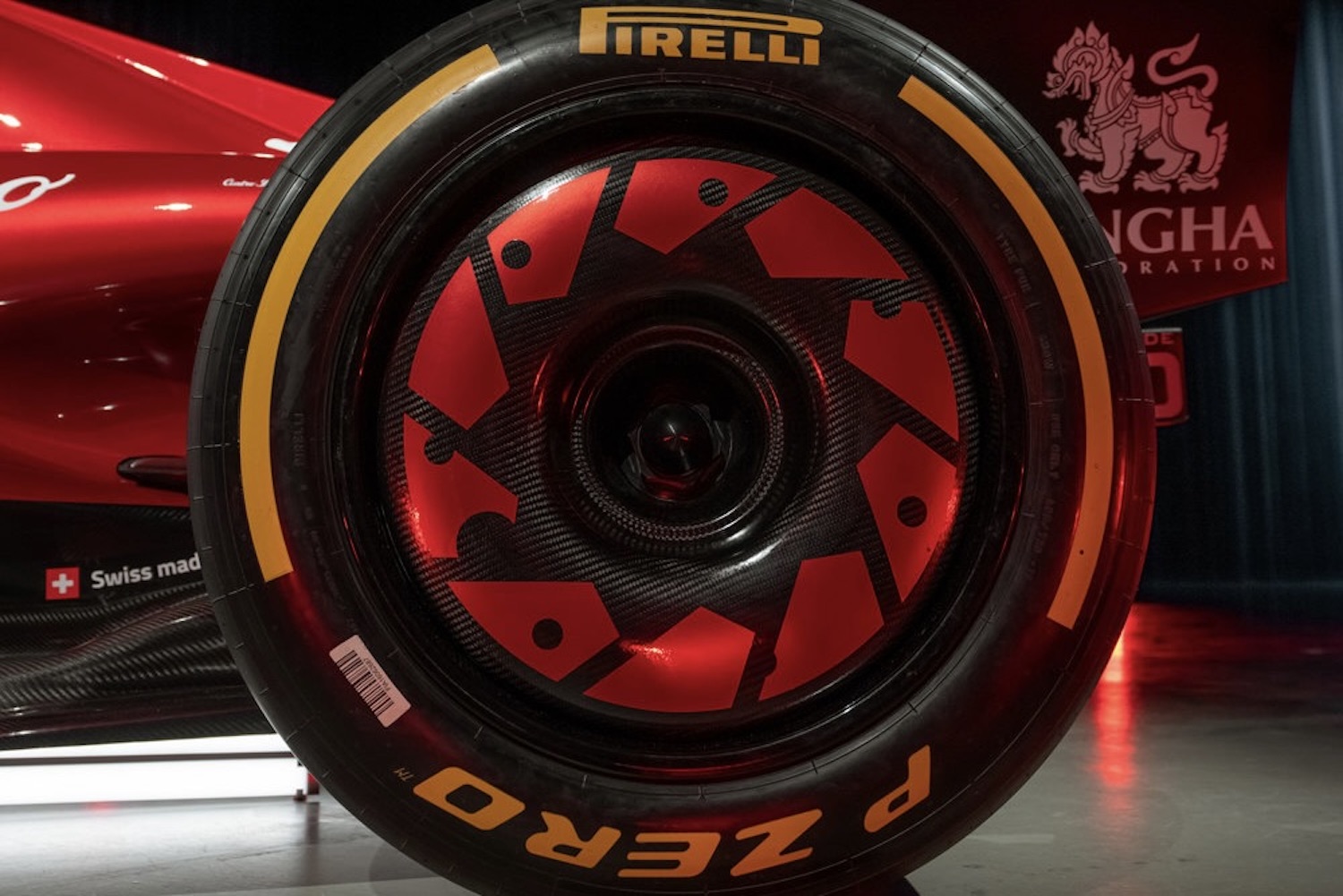 Close up of 2023 Alfa Romeo F1 C43 wheel on the show car.
