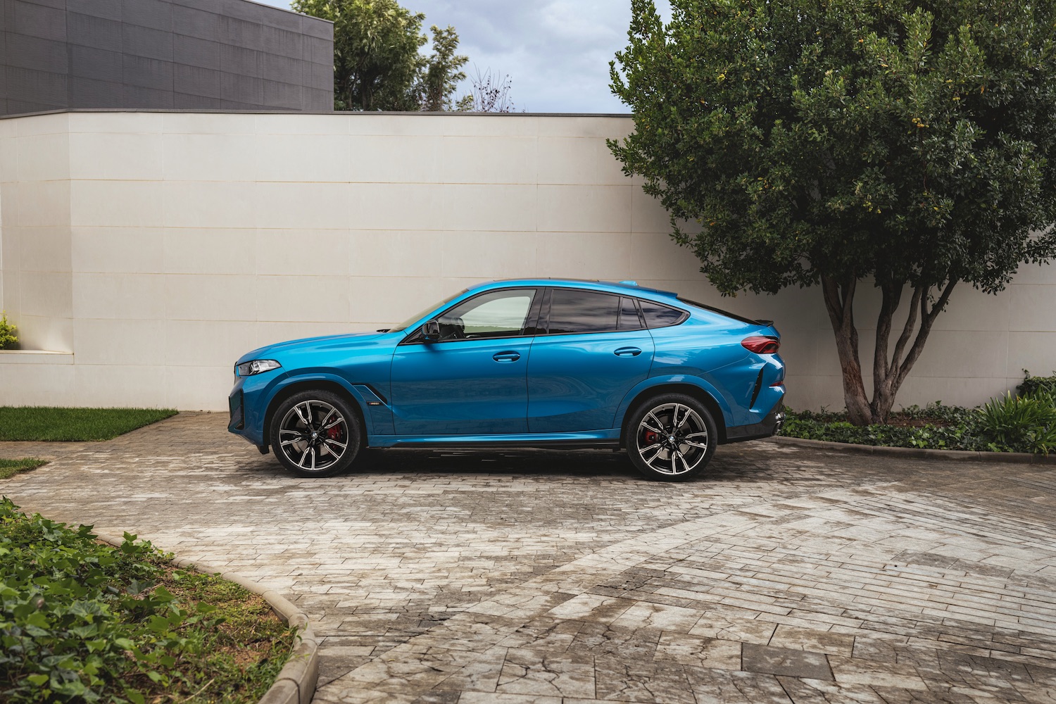 X6 plug in hybrid deals