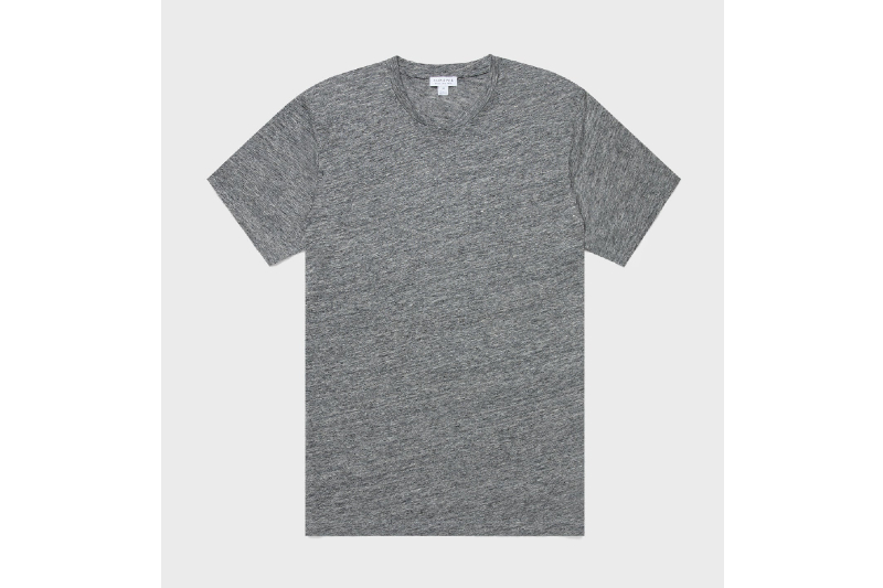 Sunspel tshirt in grey.