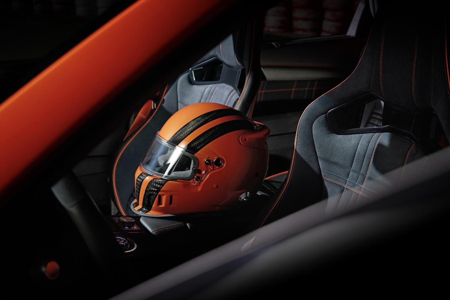 Helmet positioned on the center console in the Genesis GV80 Coupe.