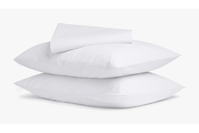 Parachute Percale Sheet Set in white color.