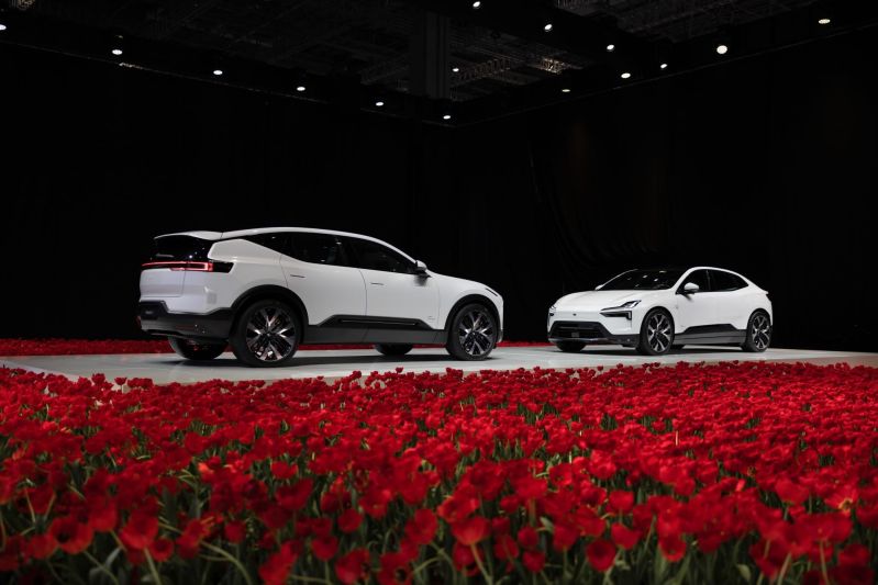 Polestar 3 and Polestar 4 on stage during unveiling ceremony