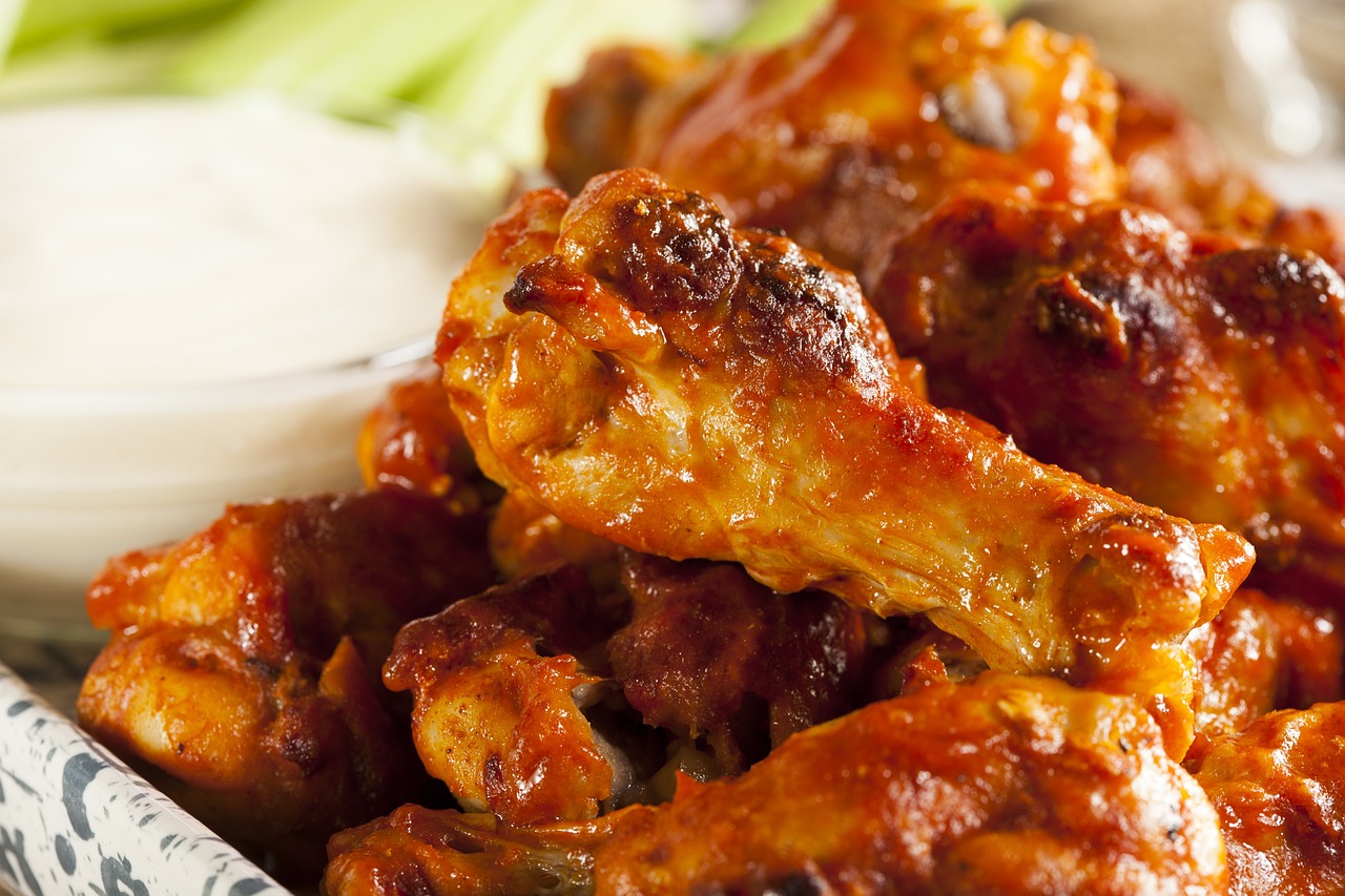 5 ways to reheat chicken wings without losing their flavor and