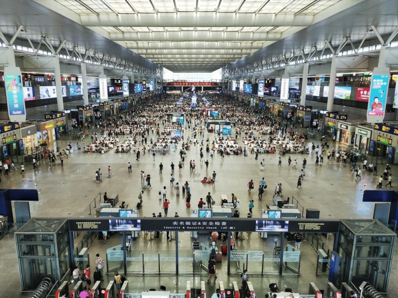 The inside of a busy airport.