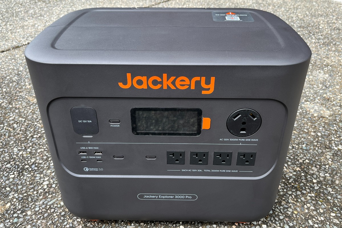 Jackery 3000 Pro.