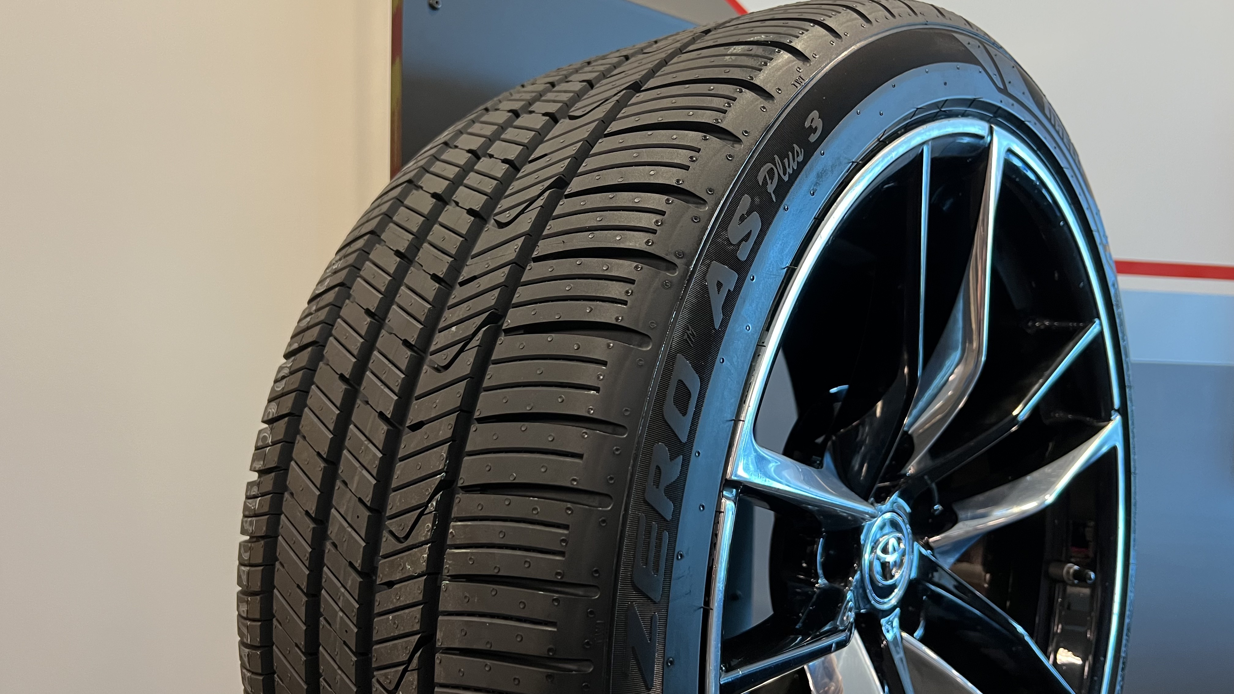 Pirelli P-Zero AS Plus 3 tread 5