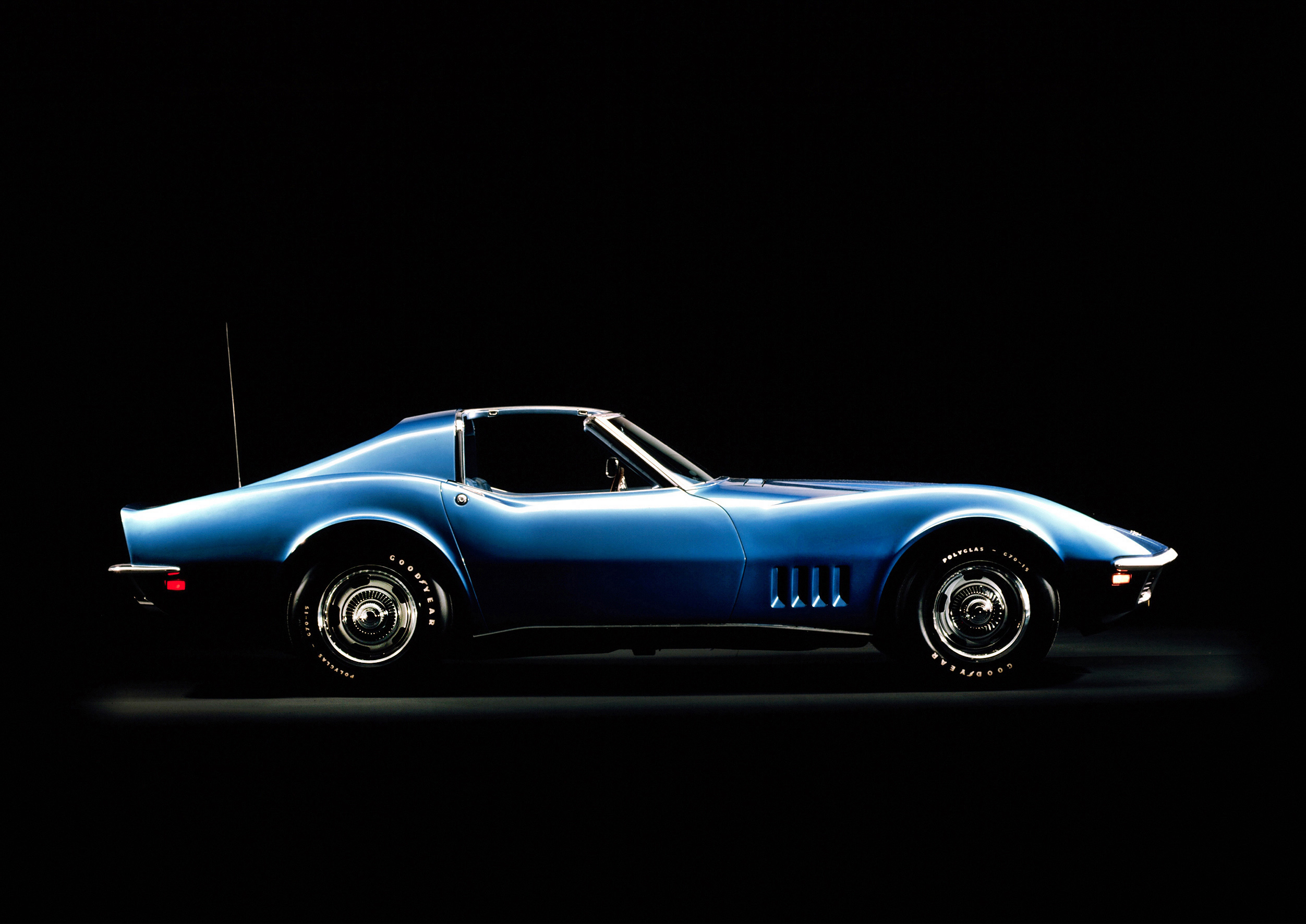 A blue 1968 Corvette Stingray