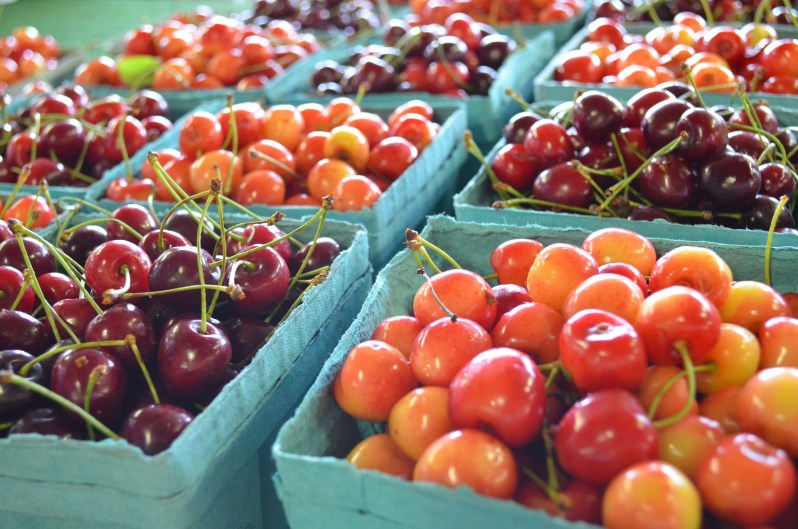 Assorted cherries