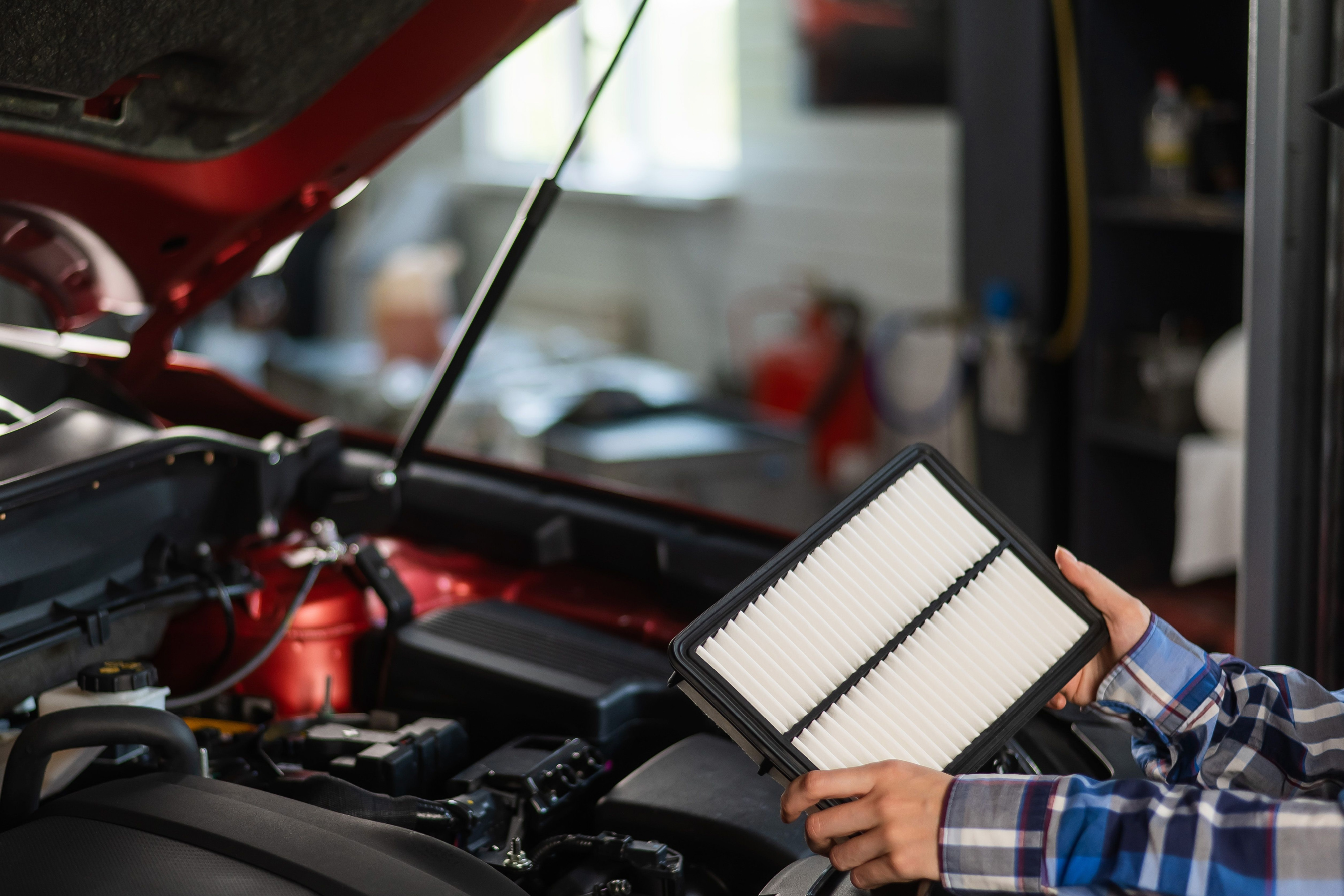 FIVE IMPORTANT THINGS ABOUT YOUR VEHICLE'S ENGINE AIR FILTER