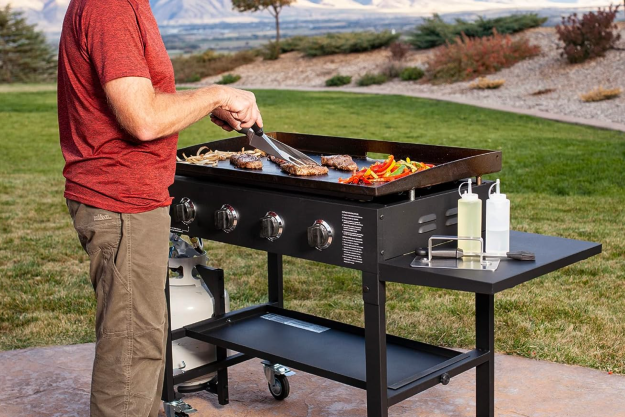 https://www.themanual.com/wp-content/uploads/sites/9/2023/08/Blackstone-36-inch-Gas-Griddle-Cooking-Station.png?resize=625%2C417&p=1