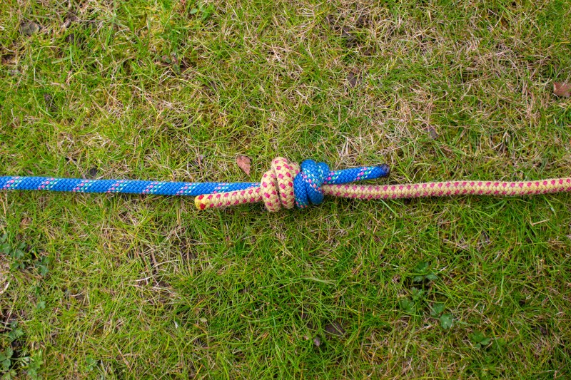 Tightening a double fisherman's knot