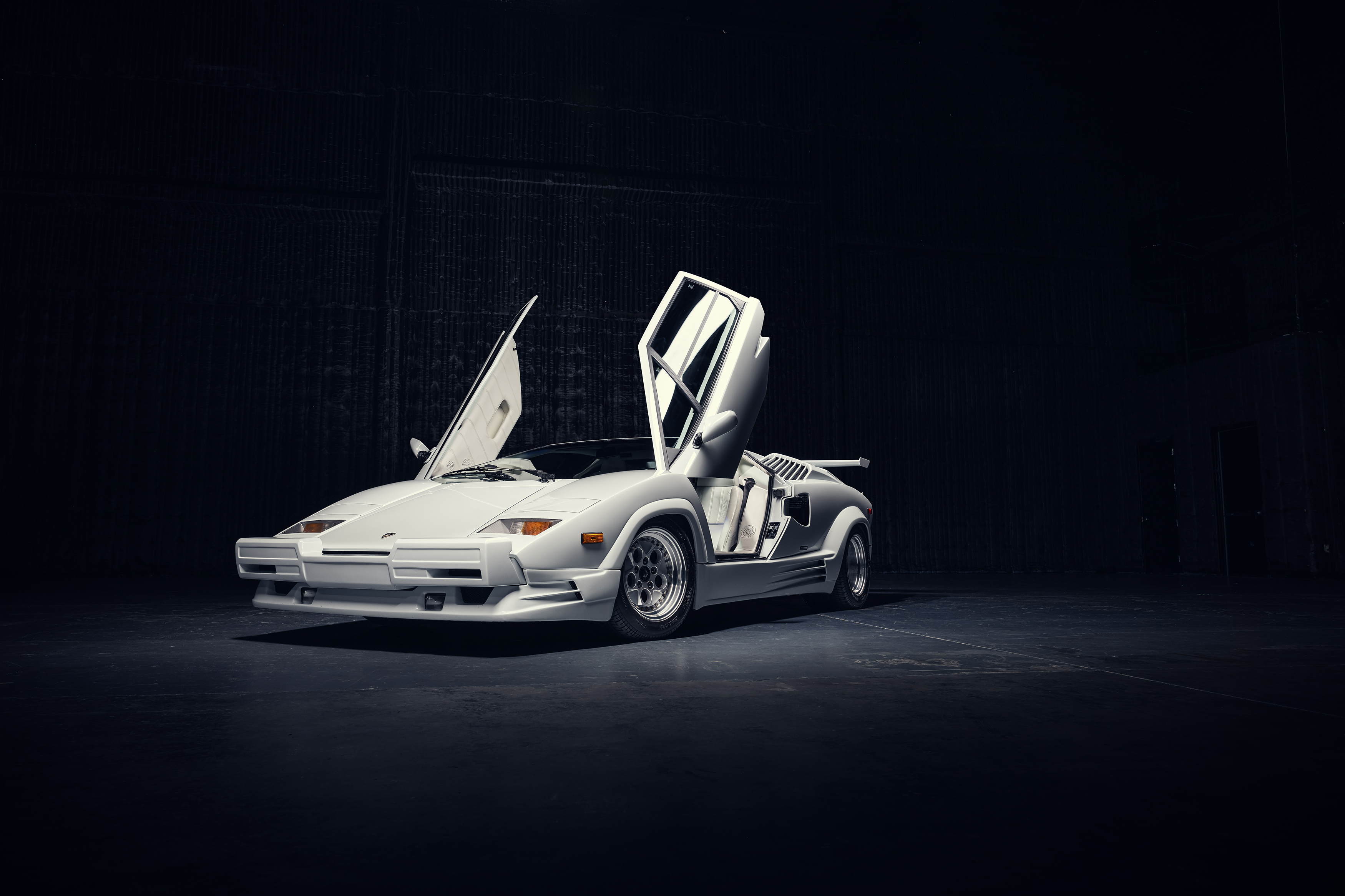 The 25th anniversary lamborgnini countach in white