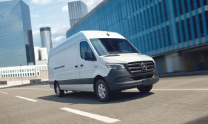 Mercedes eSprinter driving street