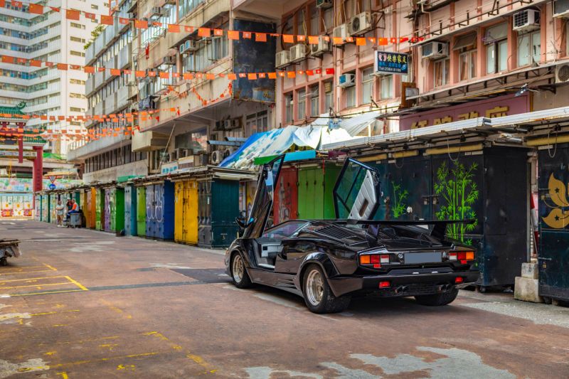 1989 Lamborghini Countach rear 3/4 view black