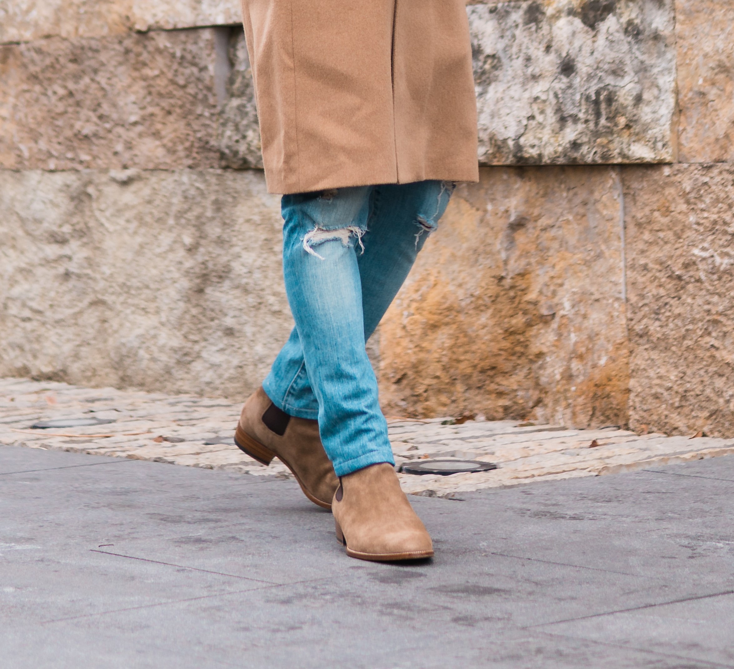 Tan chelseas with light jeans