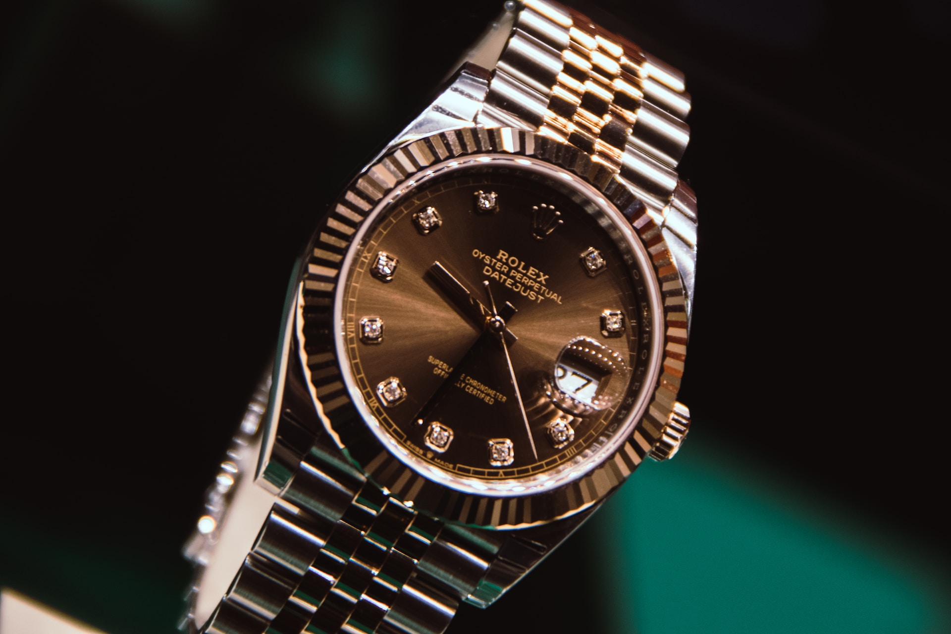 Un reloj Rolex marrón.