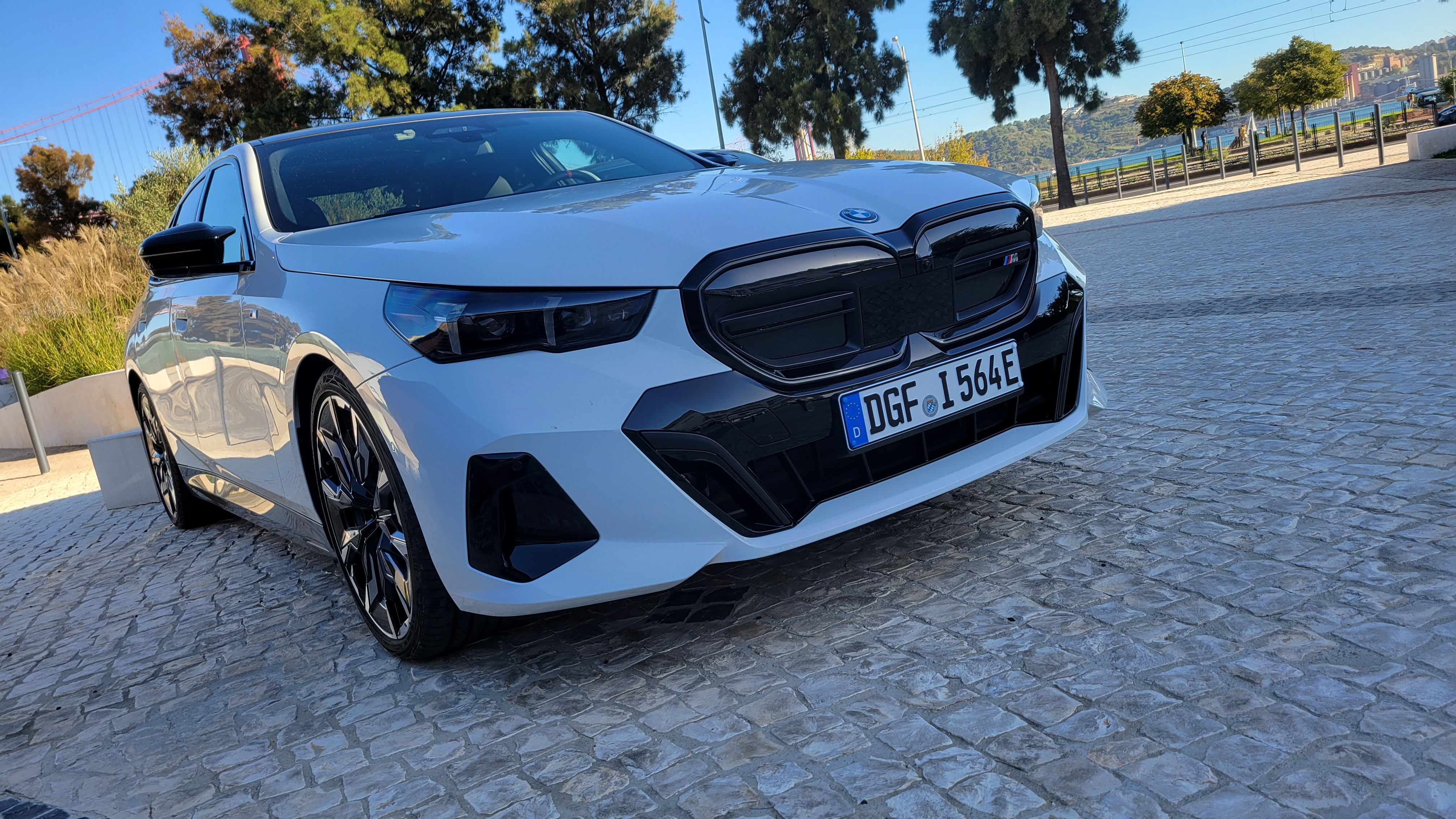 BMW i5 front view
