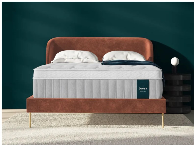 A Leesa mattress in a bedroom.