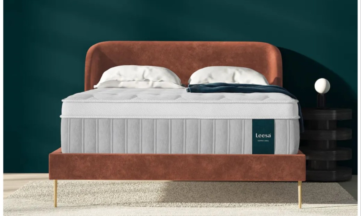 A Leesa mattress in a bedroom.