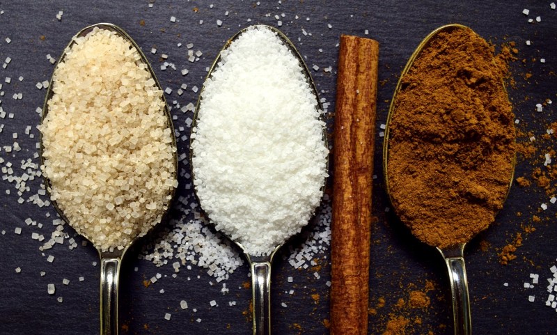 Three spoonfuls of sugar and ground cinnamon