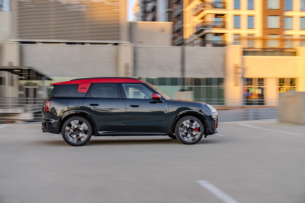 MINI Cooper John Cooper Works Countryman