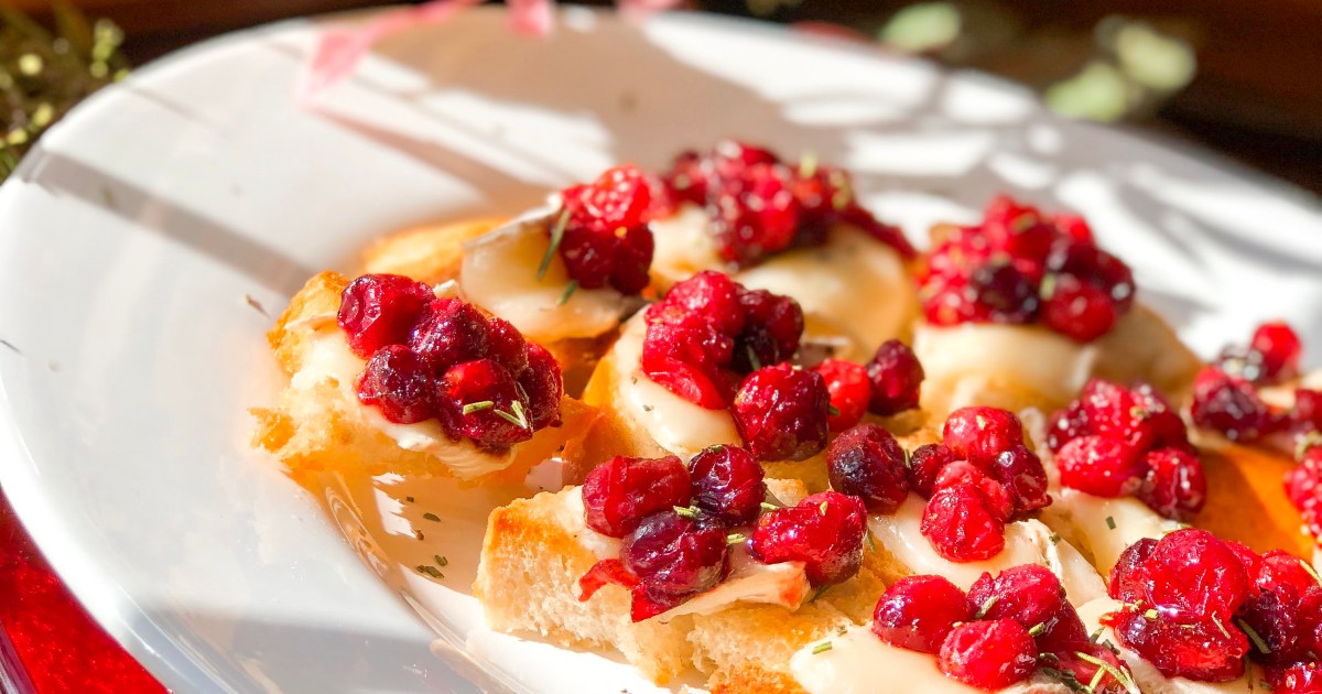 This easy cranberry crostini recipe makes the perfect holiday appetizer