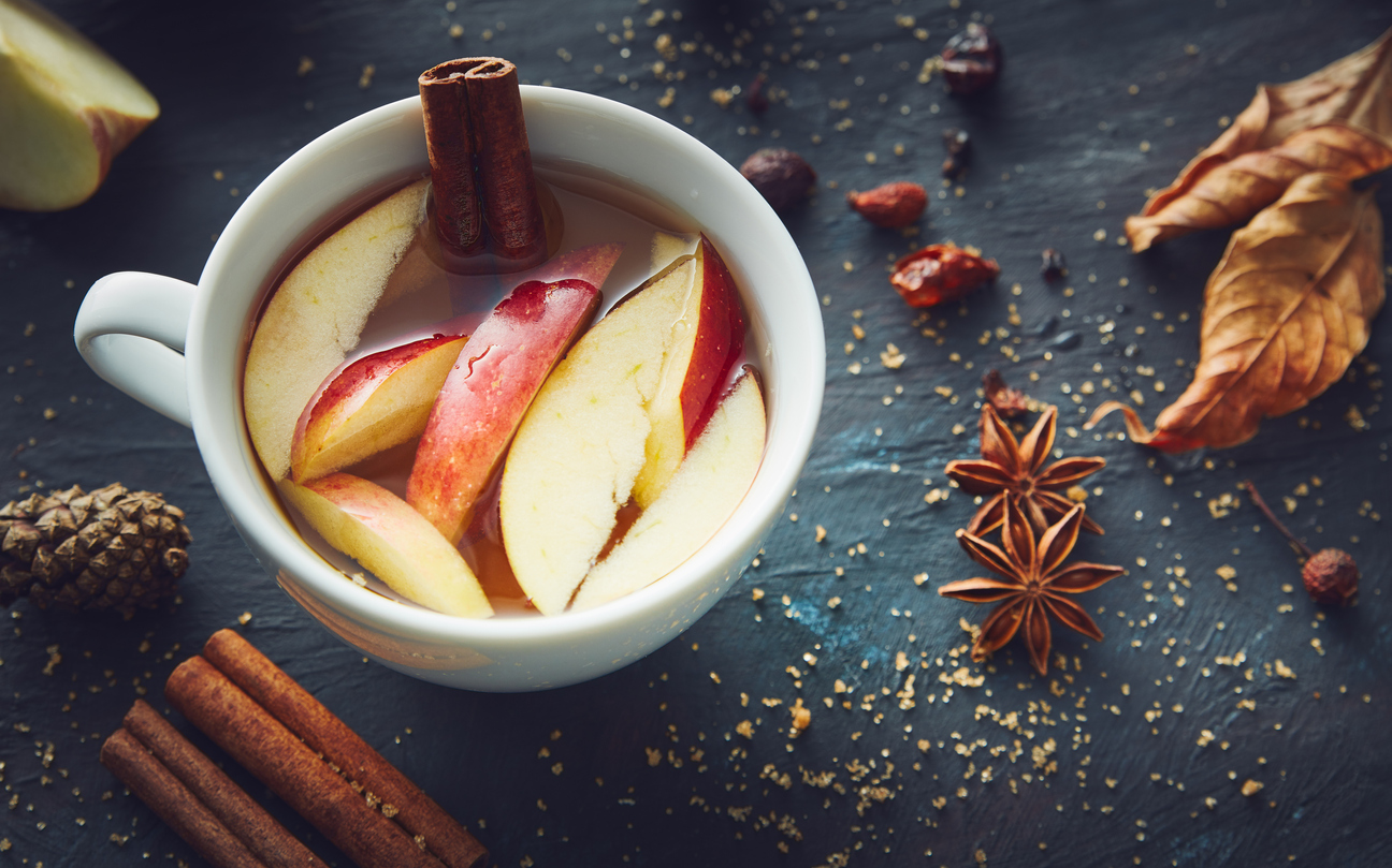 Hot apple cider in a mug 