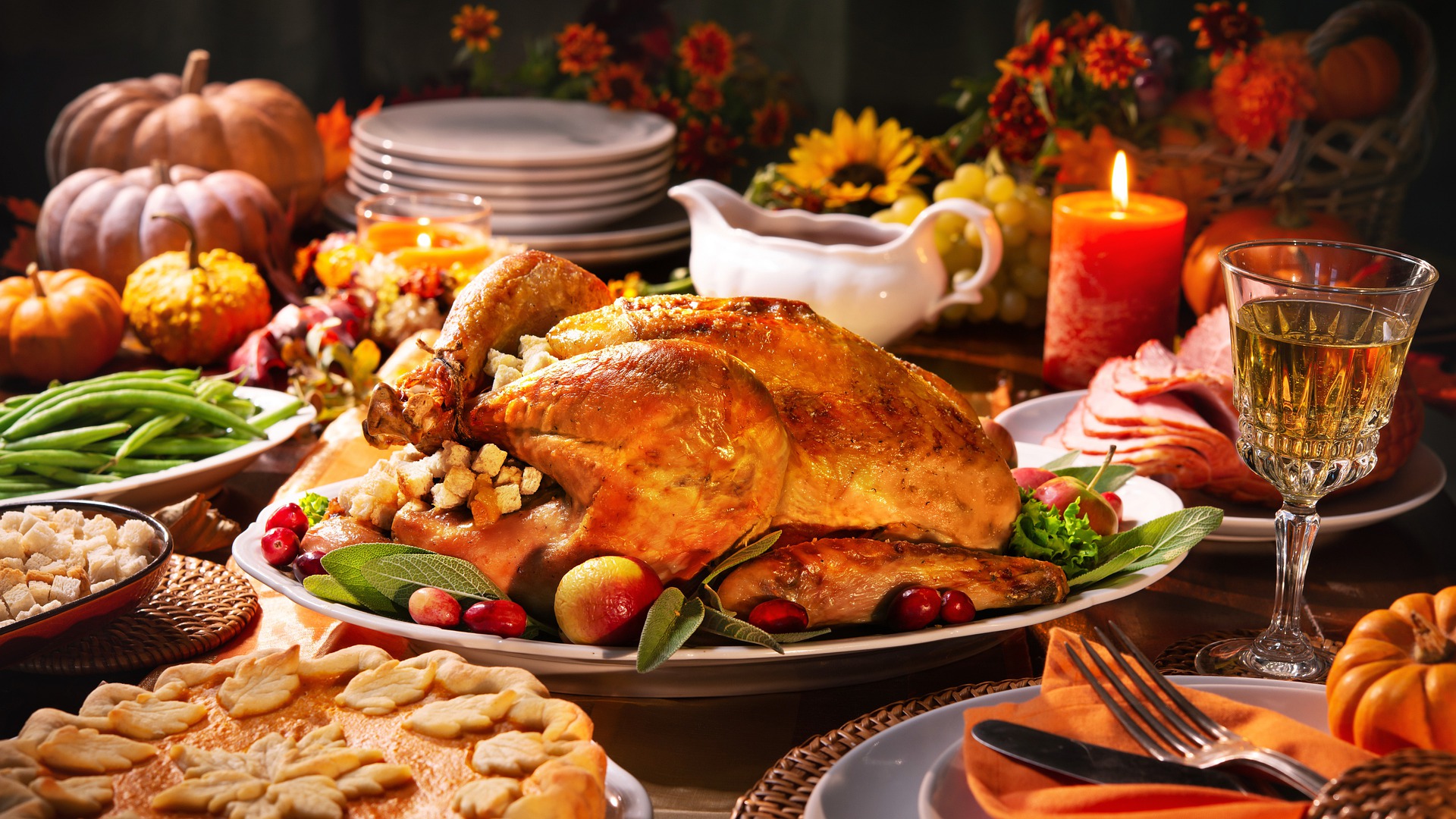 Thanksgiving table