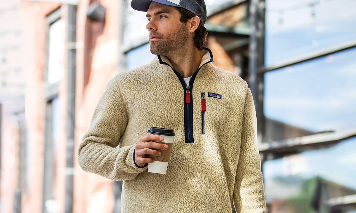A man wearing a retro Patagonia fleece.