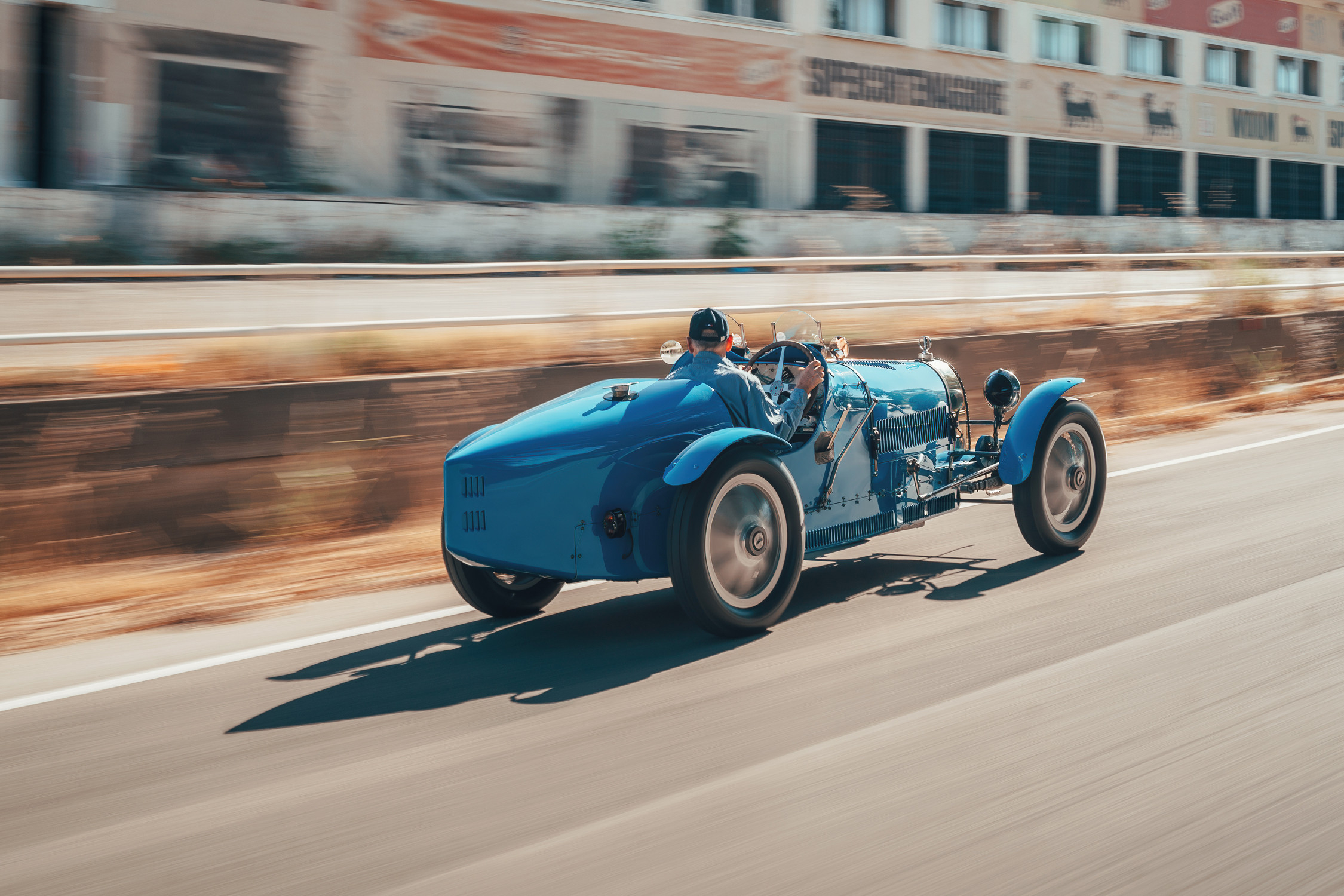 Right rear three-quarter image of a BUGATTI Type 35