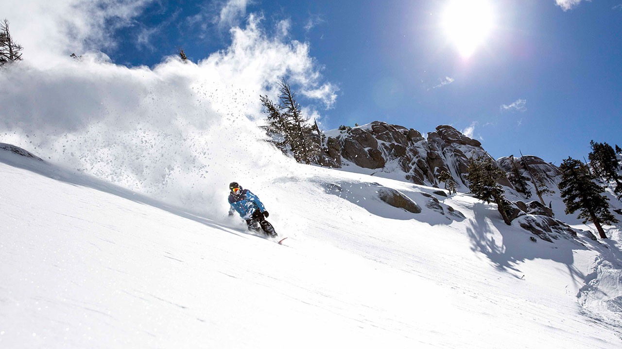 Spring powder day snowboarding Palisades