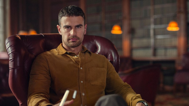 Theo James in The Gentlemen.