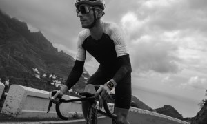 Man on bike in Apple watch