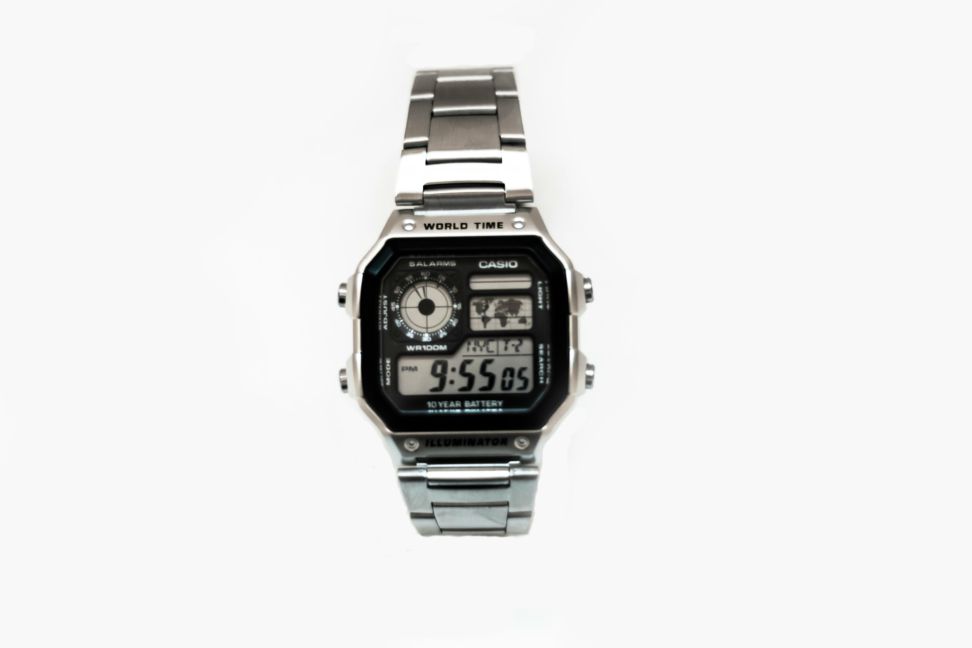 چرا نسل زد شیفتۀ ساعتهای کاسیو دهه 90 شدهاند؟ 6 Casio watch