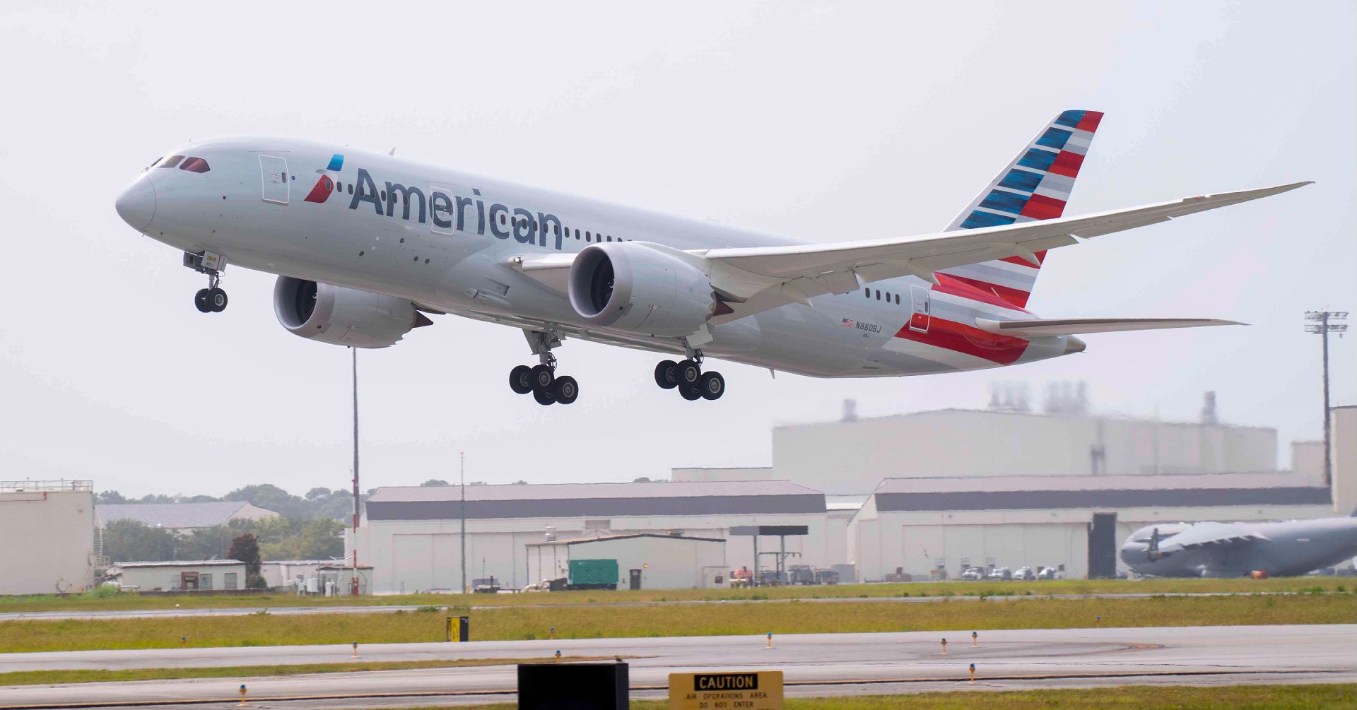 American Airlines 787 landing