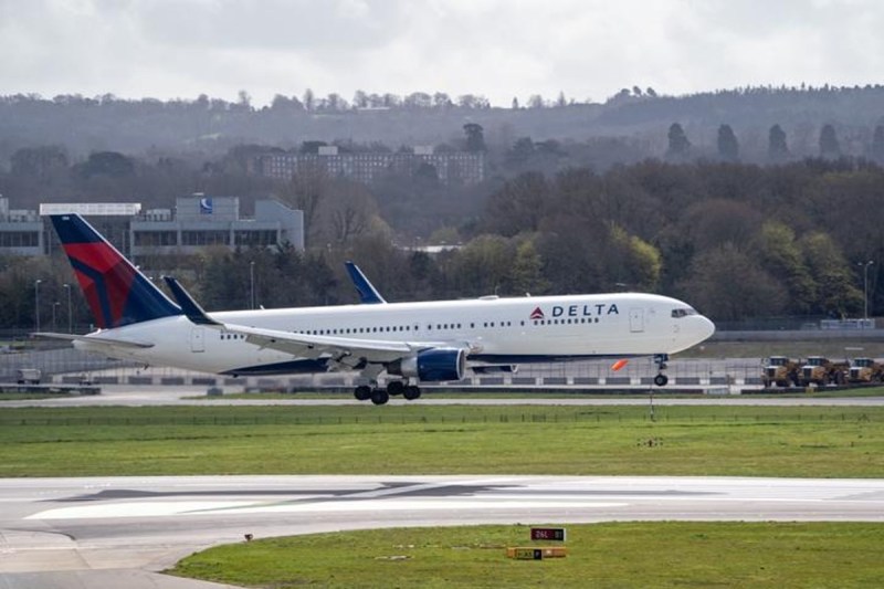 Delta Airlines airplane landing at Gatwick Airport