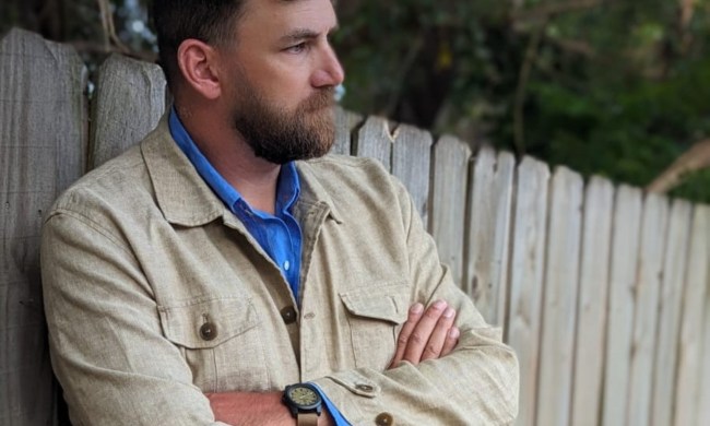 Man in linen jacket and shirt