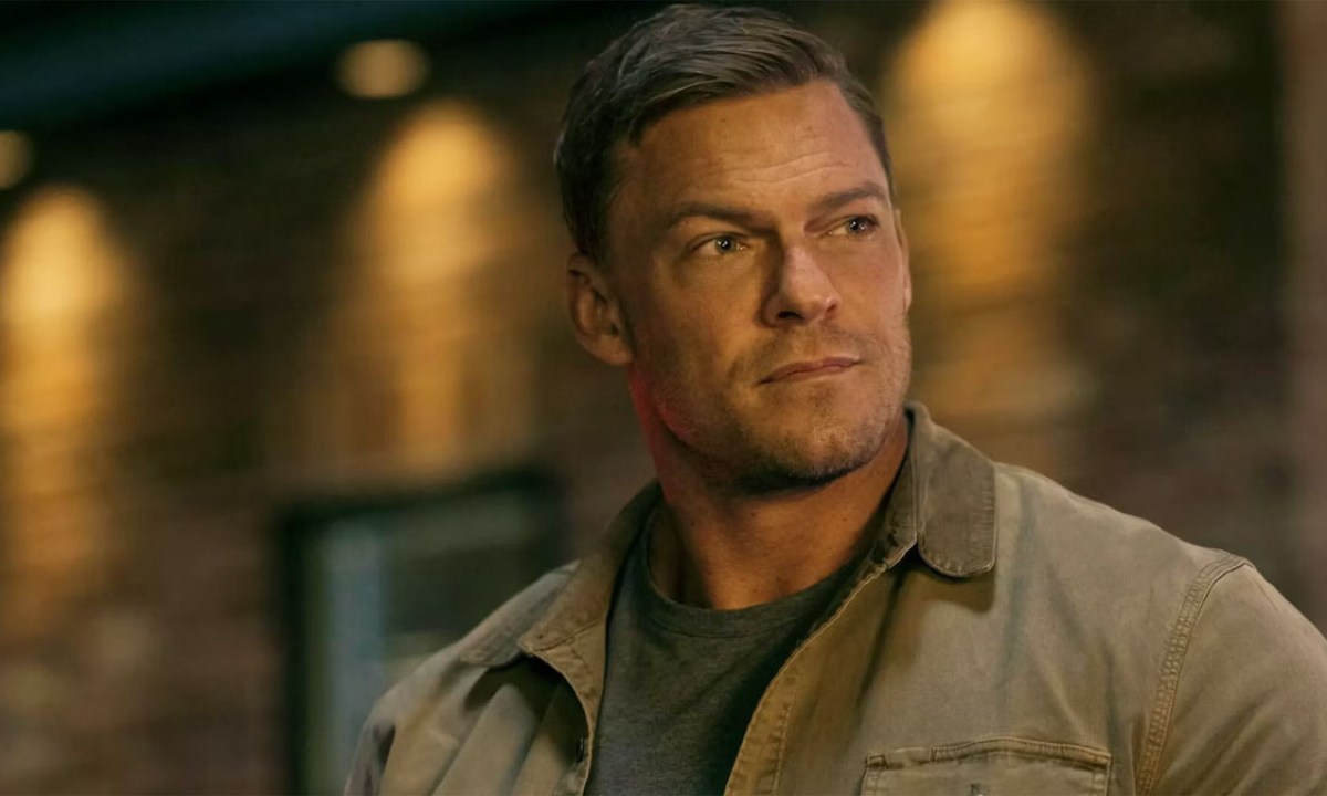 Alan Ritchson in Reacher