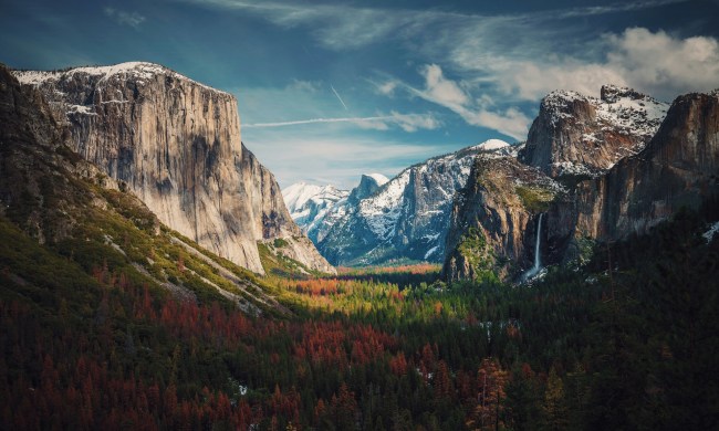 A picture of the Yosemite Valley during Spring Time