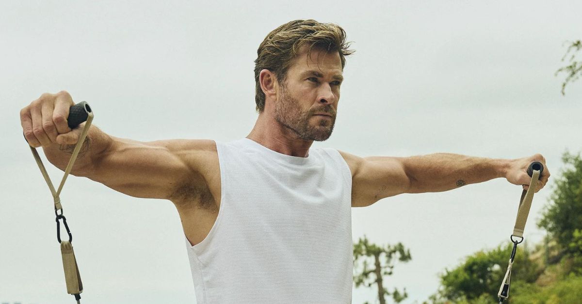 Chris Hemsworth workout: 15-minute resistance band workout - The Manual